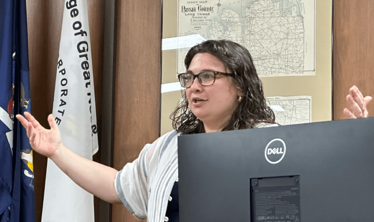 Cornell Cooperative community aquaculture educator Christine LoBuglio shared information about joining the oyster gardening program to the Great Neck Village Officials Association.